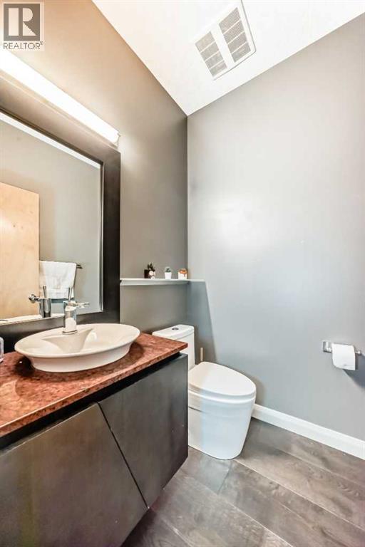 11 Cresthaven Bay SW - 22