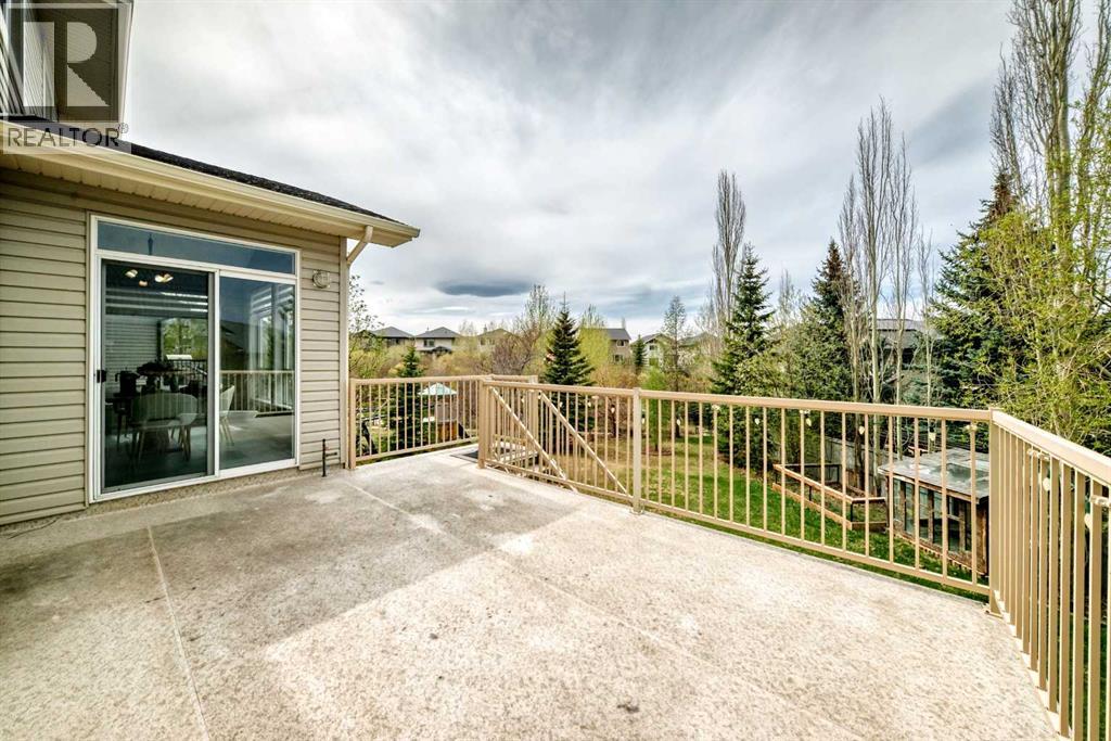 11 Cresthaven Bay SW - 46