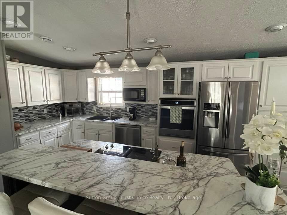 14 25 THAMES ROAD - 8
