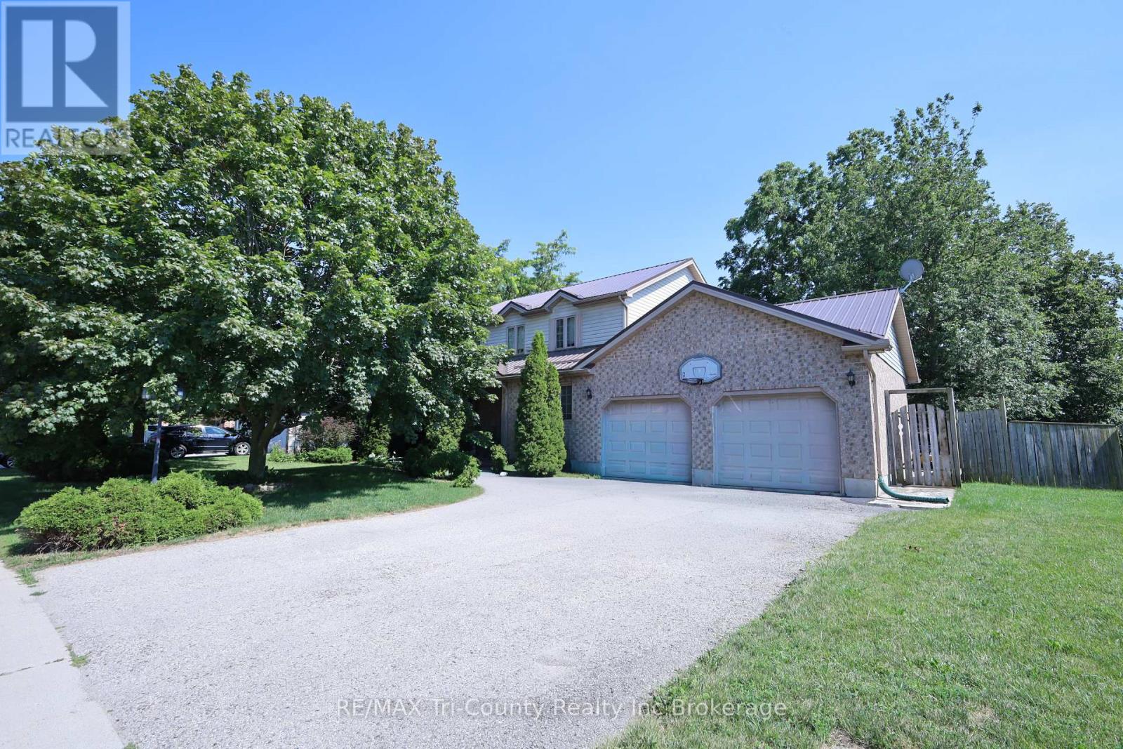 43 TRILLIUM DRIVE - 1