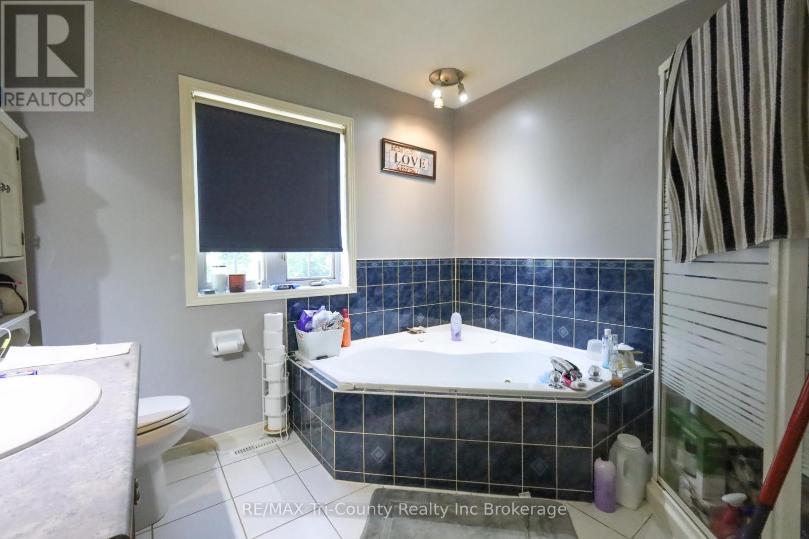 43 TRILLIUM DRIVE - 23