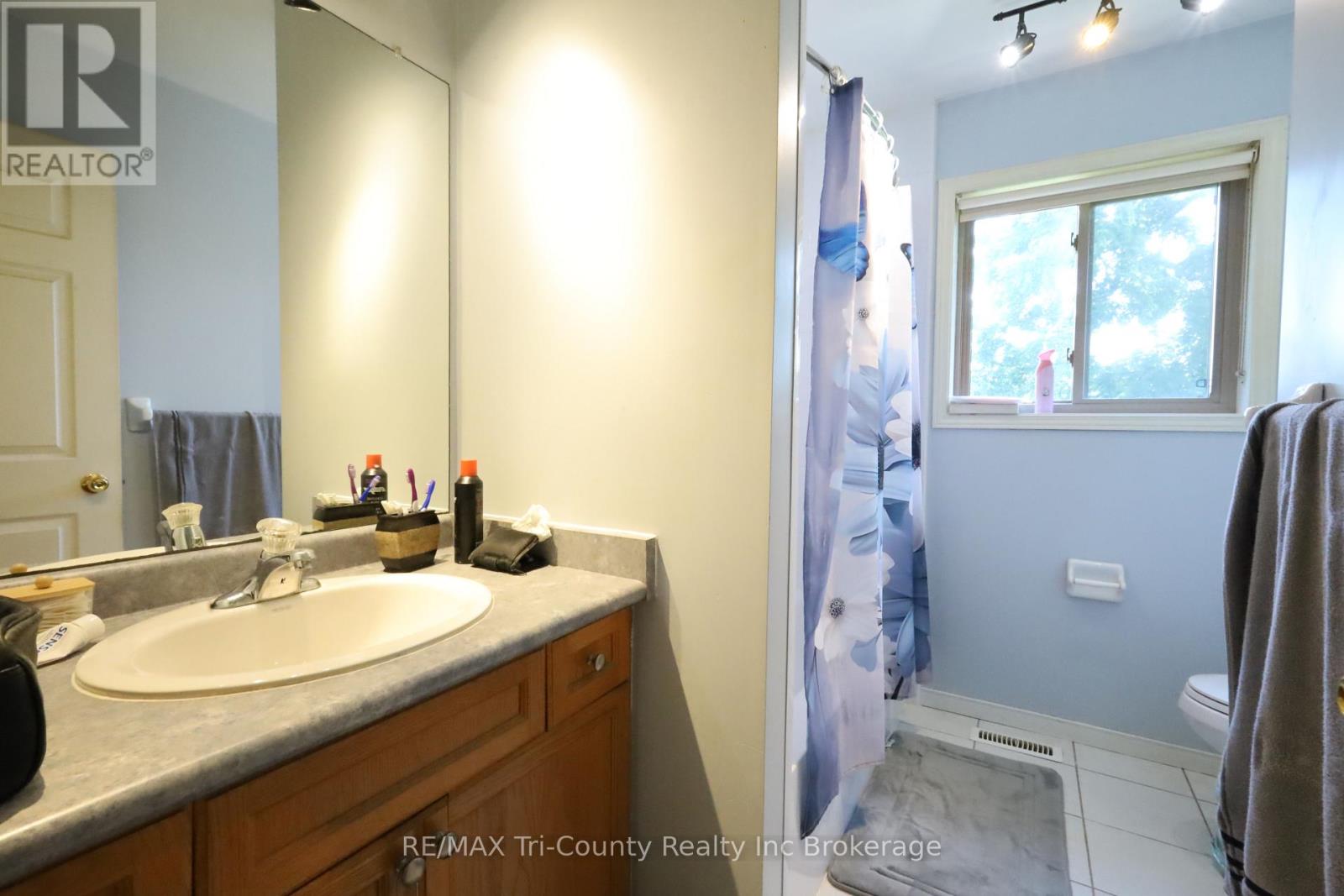 43 TRILLIUM DRIVE - 24