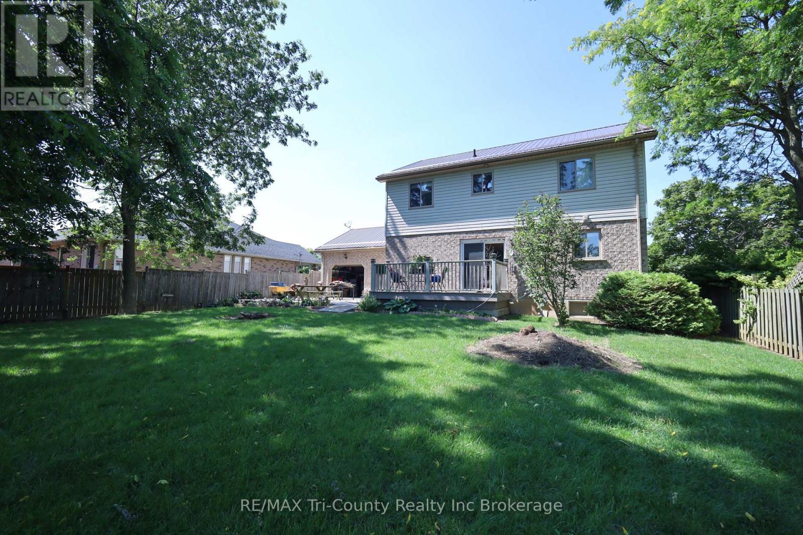 43 TRILLIUM DRIVE - 36