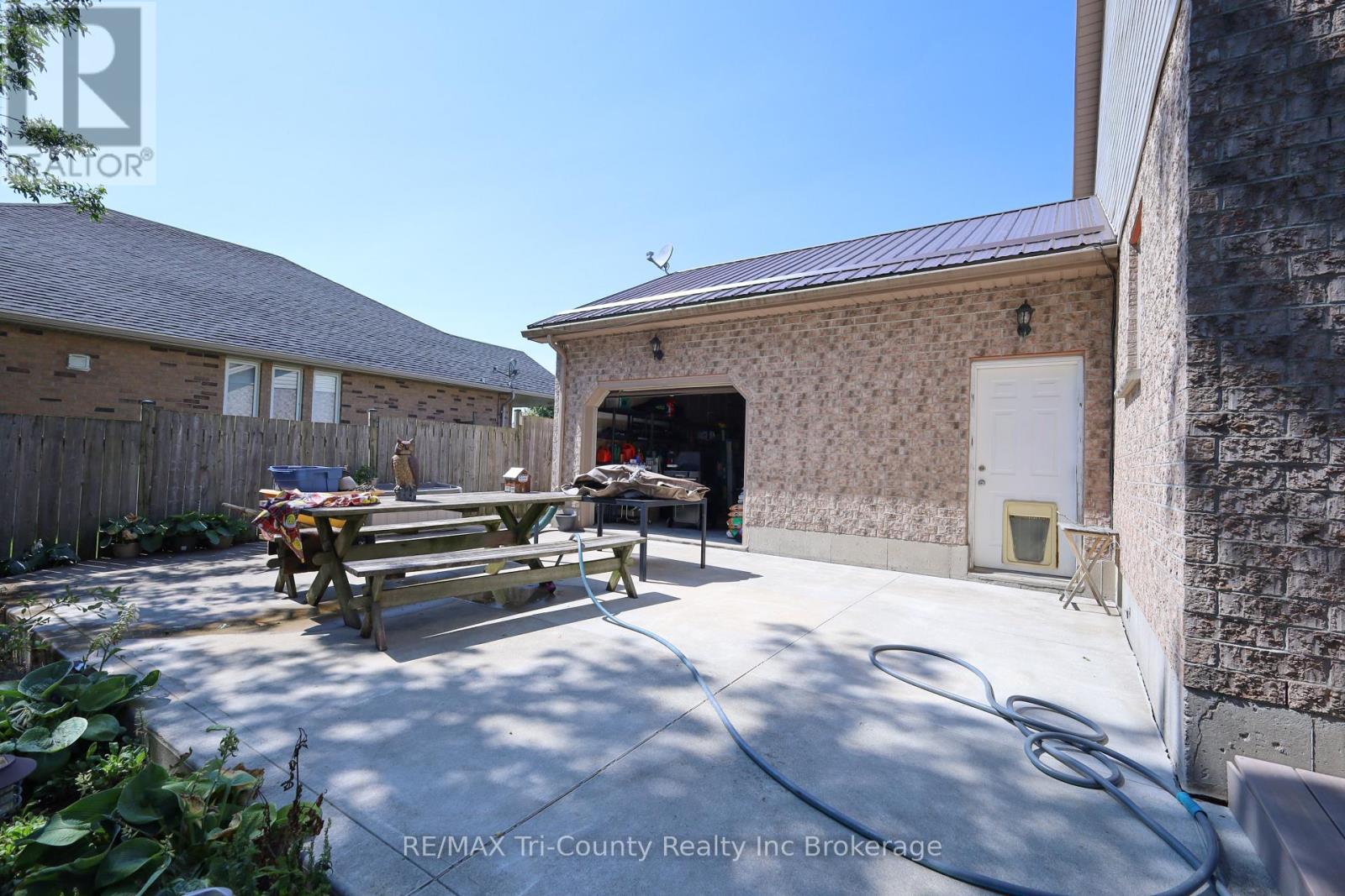 43 TRILLIUM DRIVE - 38