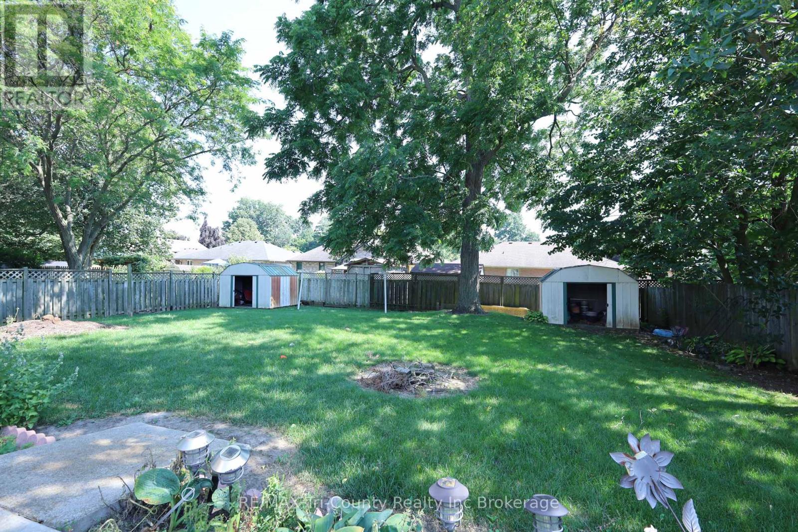 43 TRILLIUM DRIVE - 40