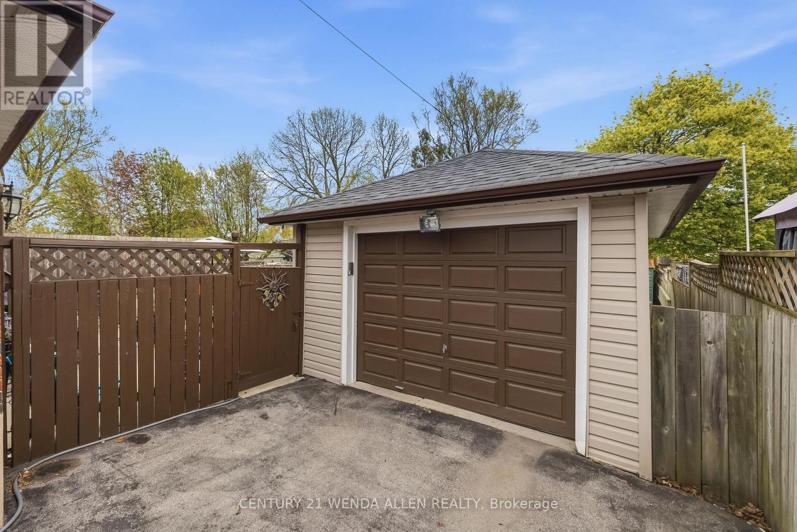 325 HIGHLAND AVENUE - 21