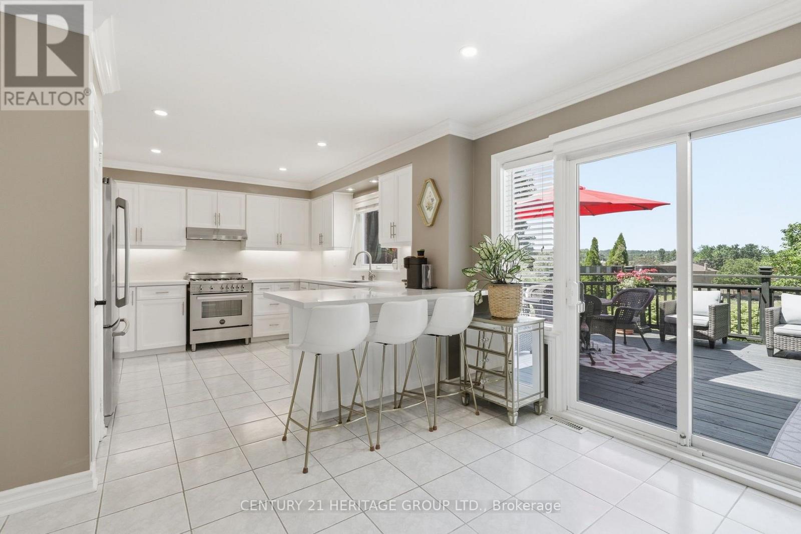 366 AMBERLEE COURT - 13