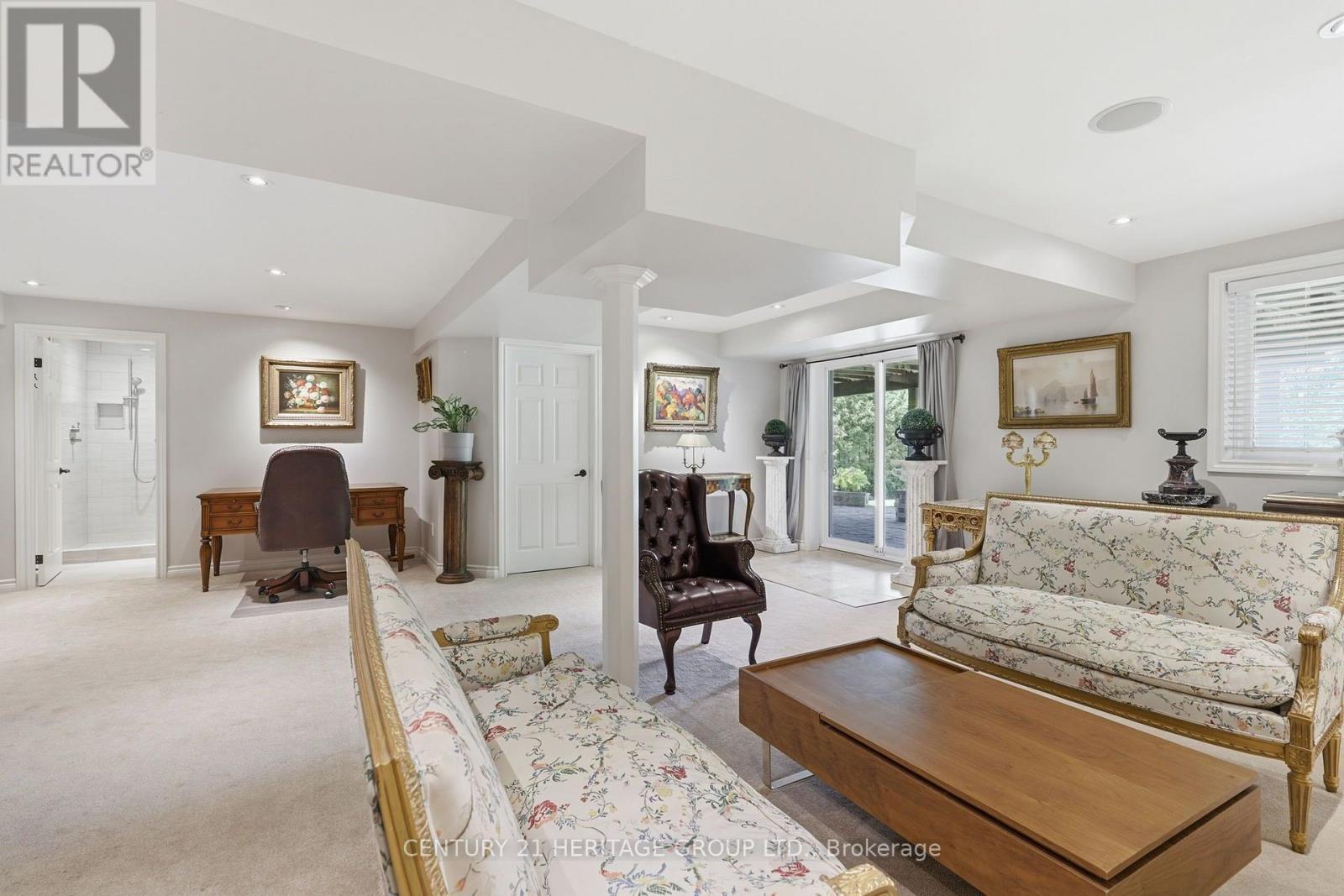 366 AMBERLEE COURT - 25