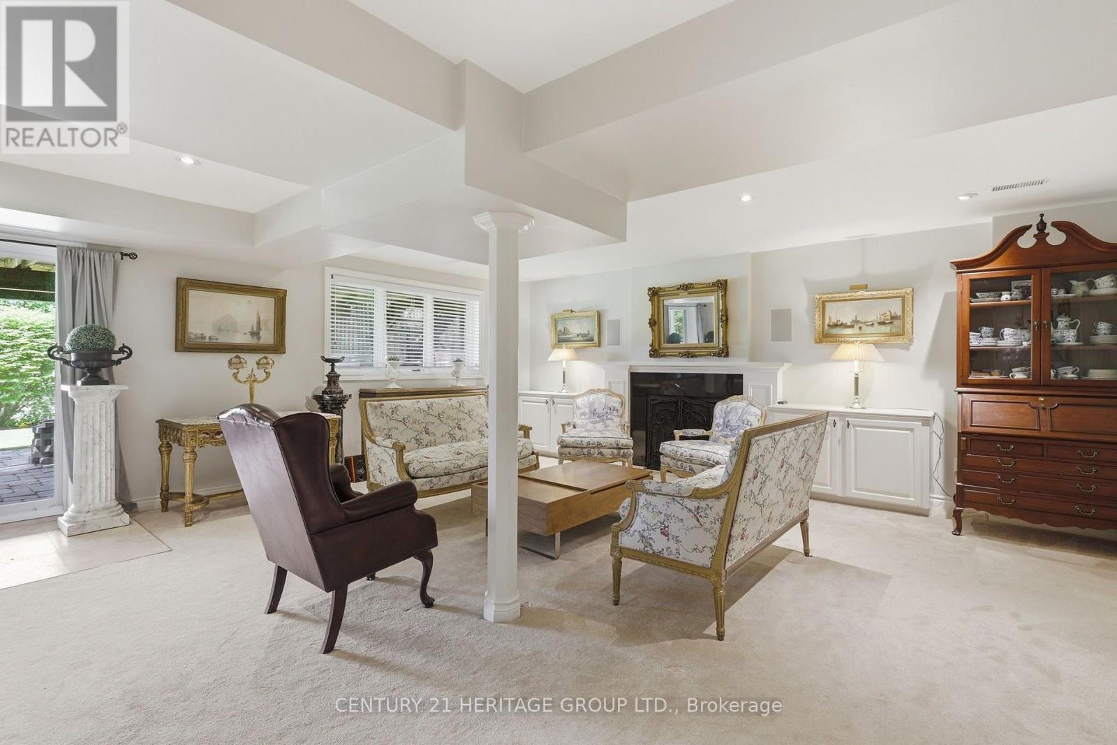 366 AMBERLEE COURT - 23