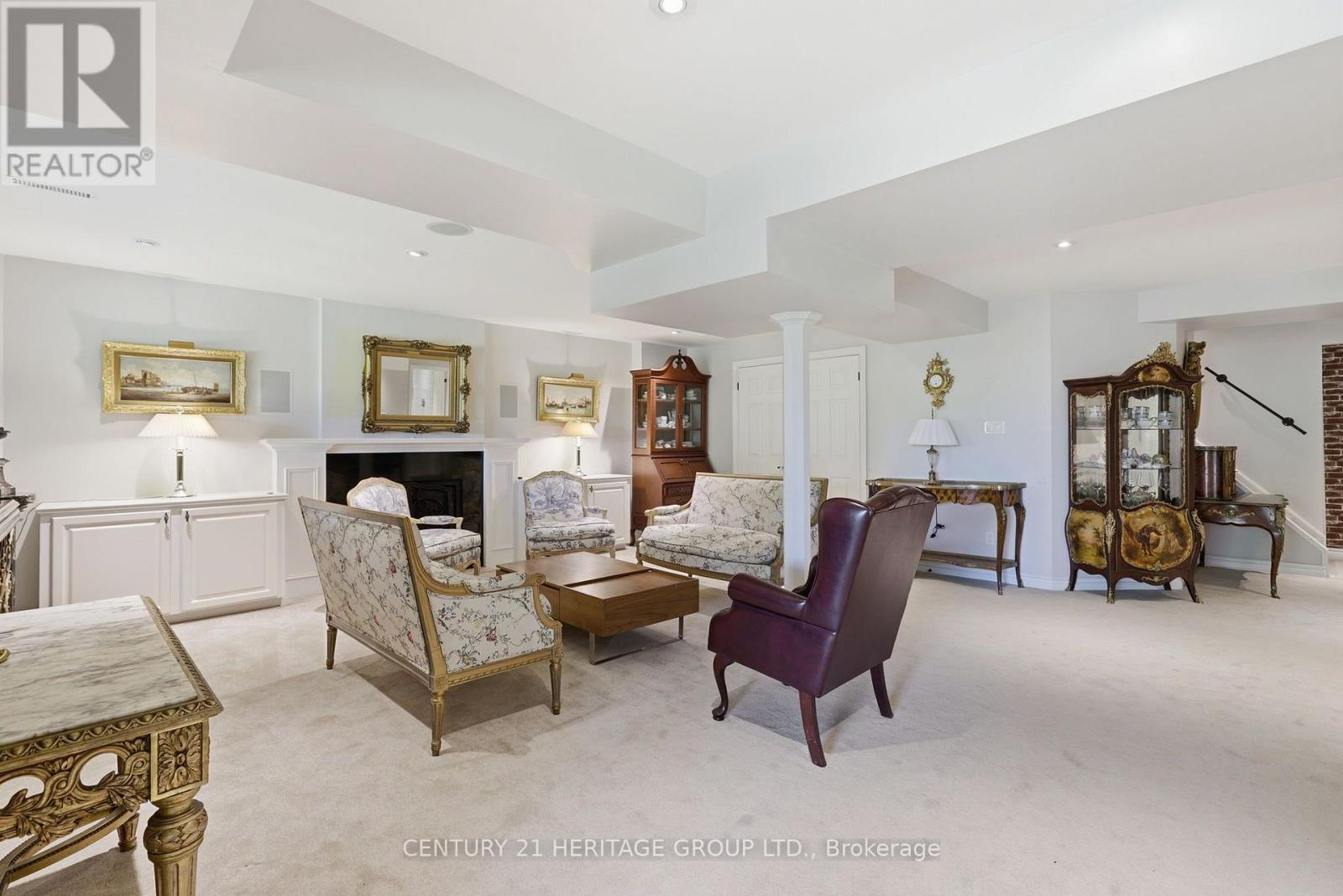 366 AMBERLEE COURT - 24