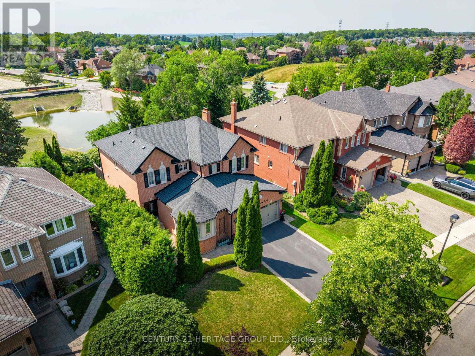 366 AMBERLEE COURT - 43