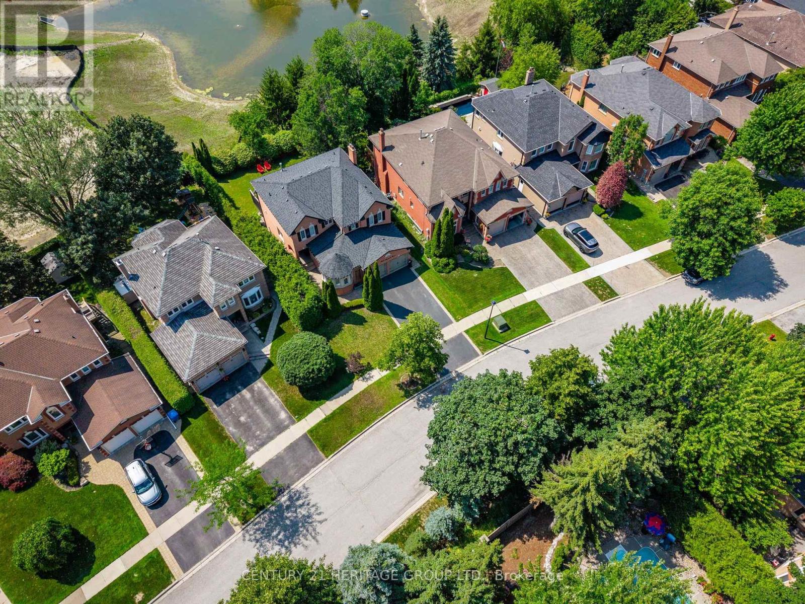 366 AMBERLEE COURT - 41