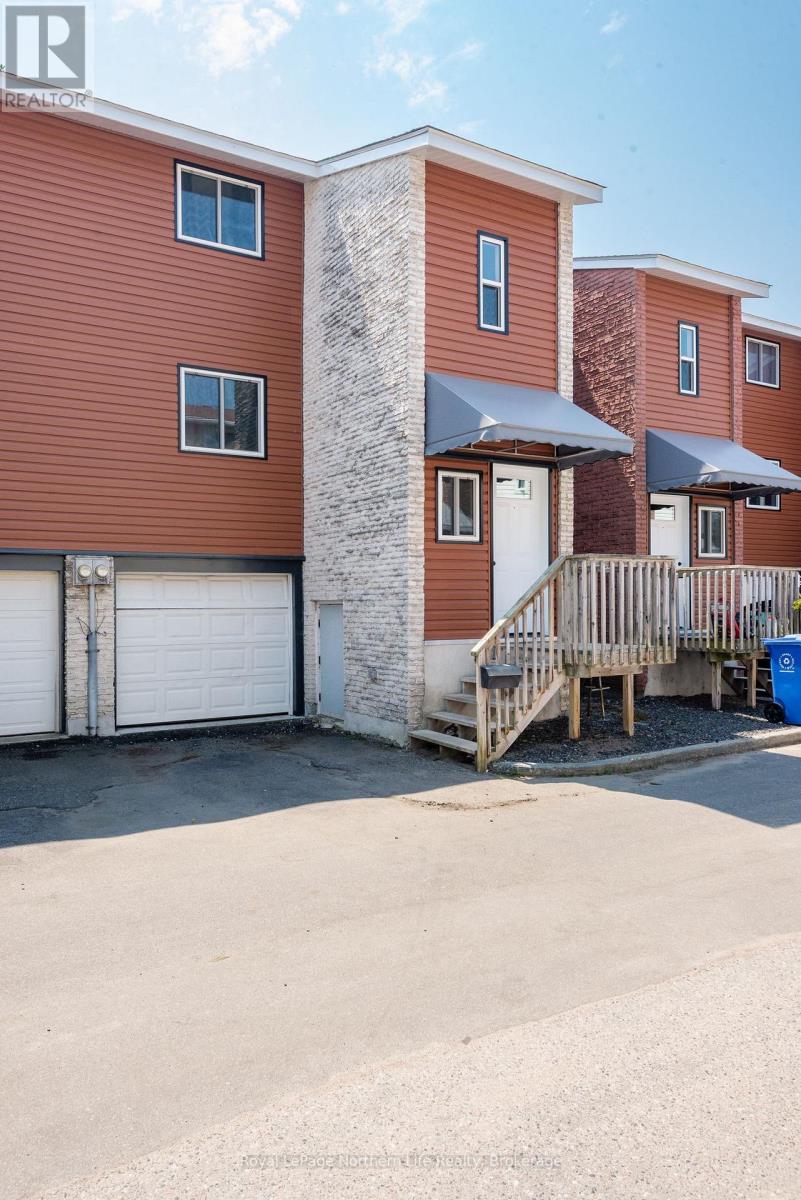 #8 850 LAKESHORE DRIVE - 1
