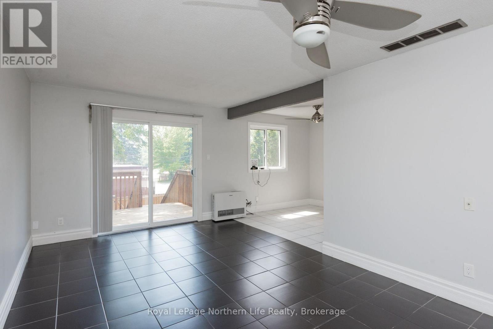 #8 850 LAKESHORE DRIVE - Image 13
