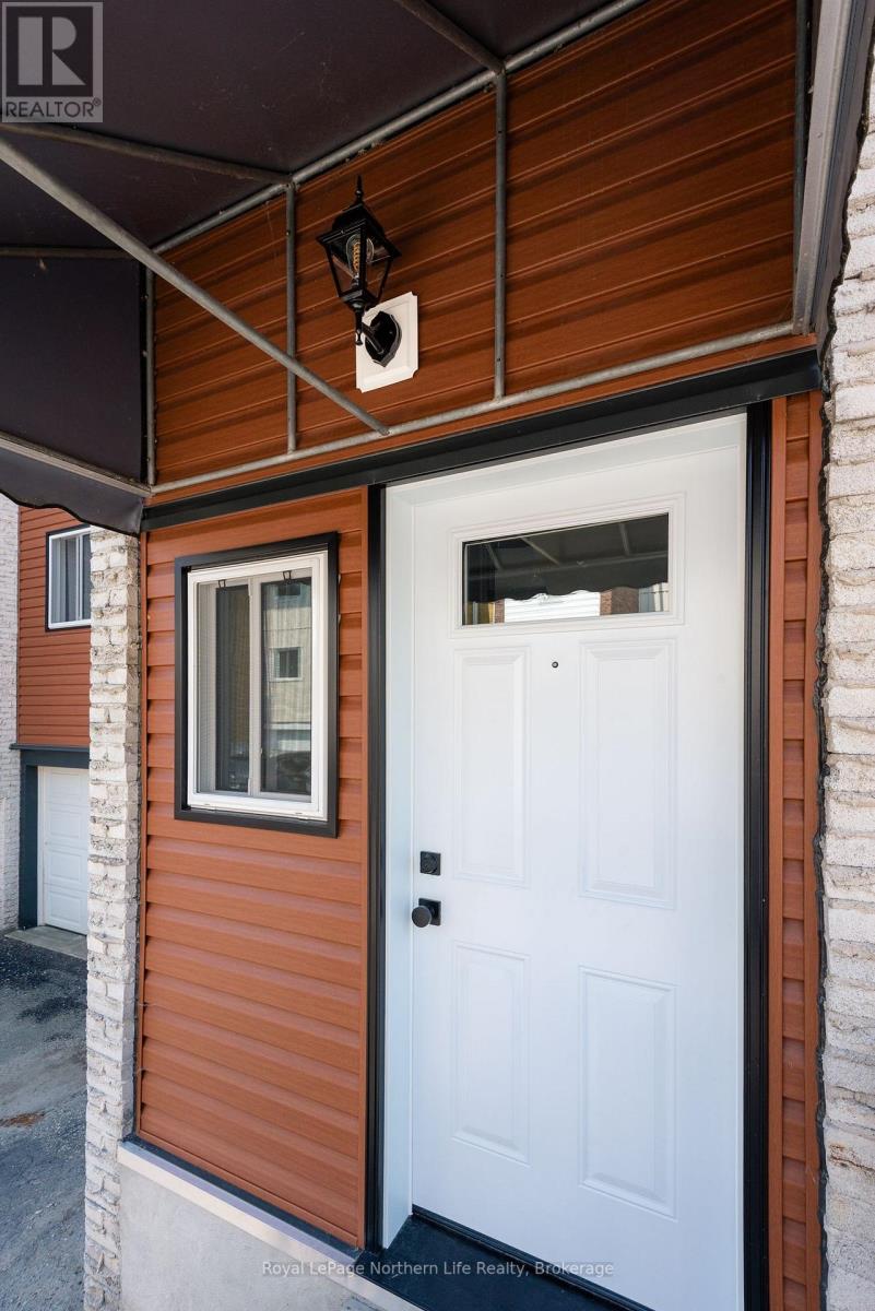 #8 850 LAKESHORE DRIVE - Image 3