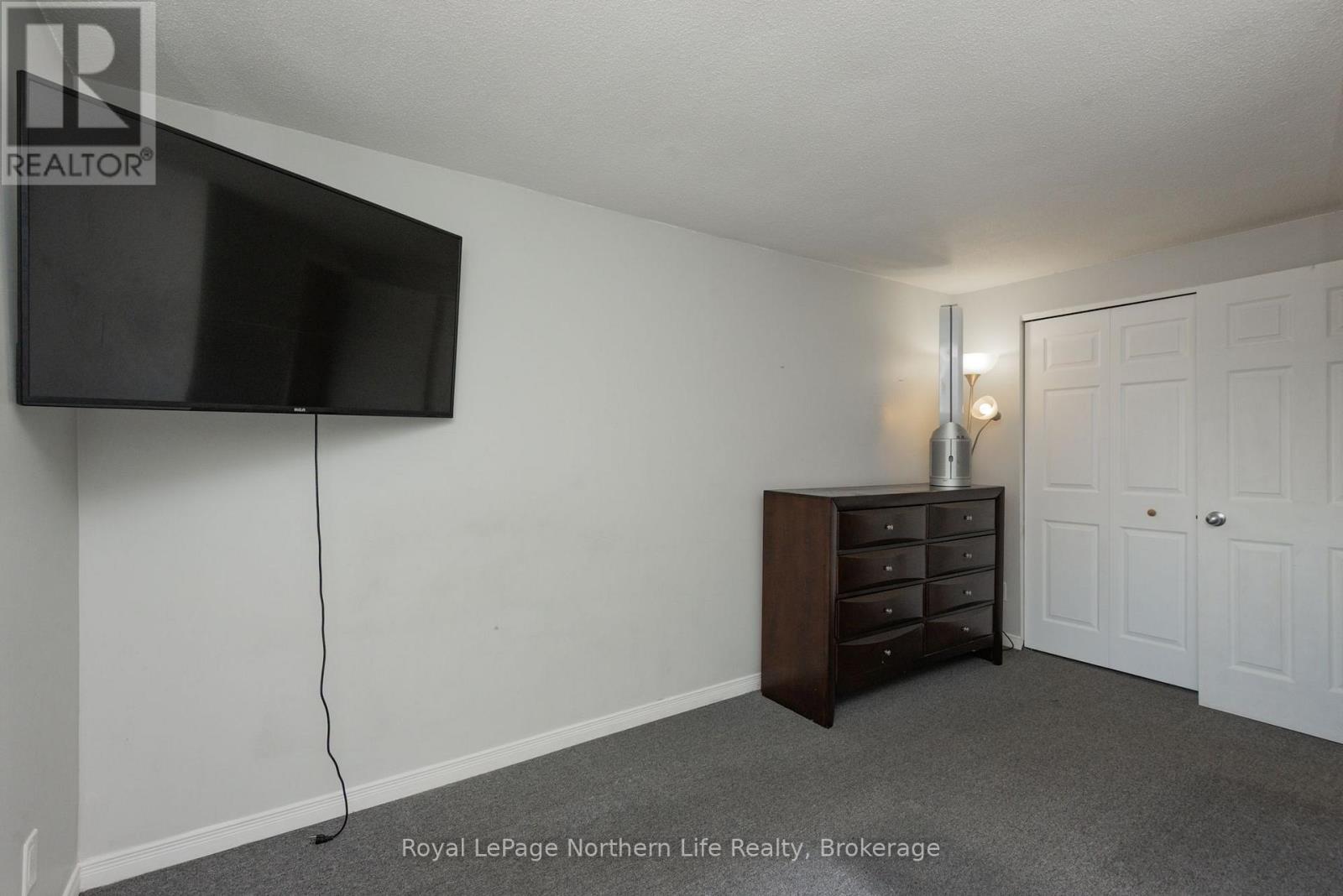 #8 850 LAKESHORE DRIVE - Image 33