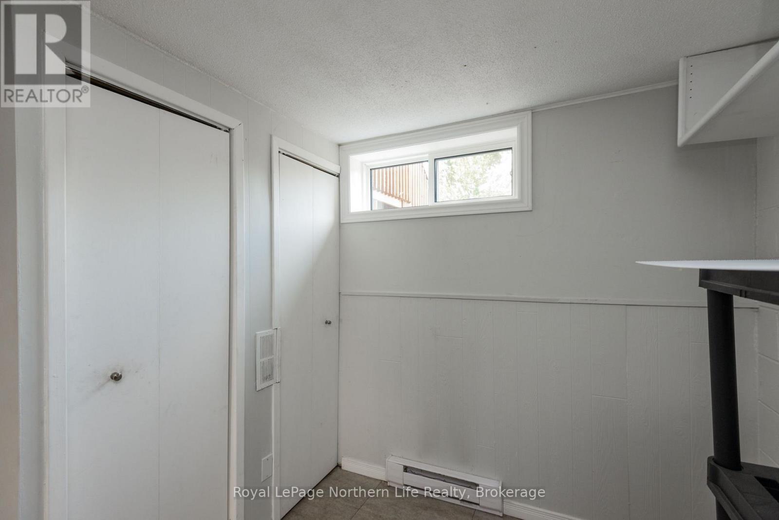 #8 850 LAKESHORE DRIVE - Image 35