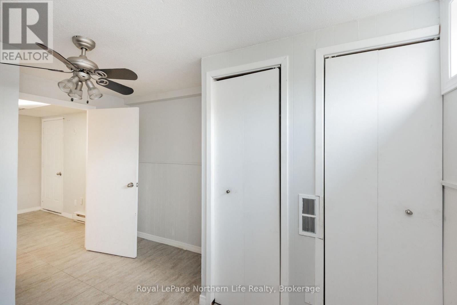 #8 850 LAKESHORE DRIVE - Image 36