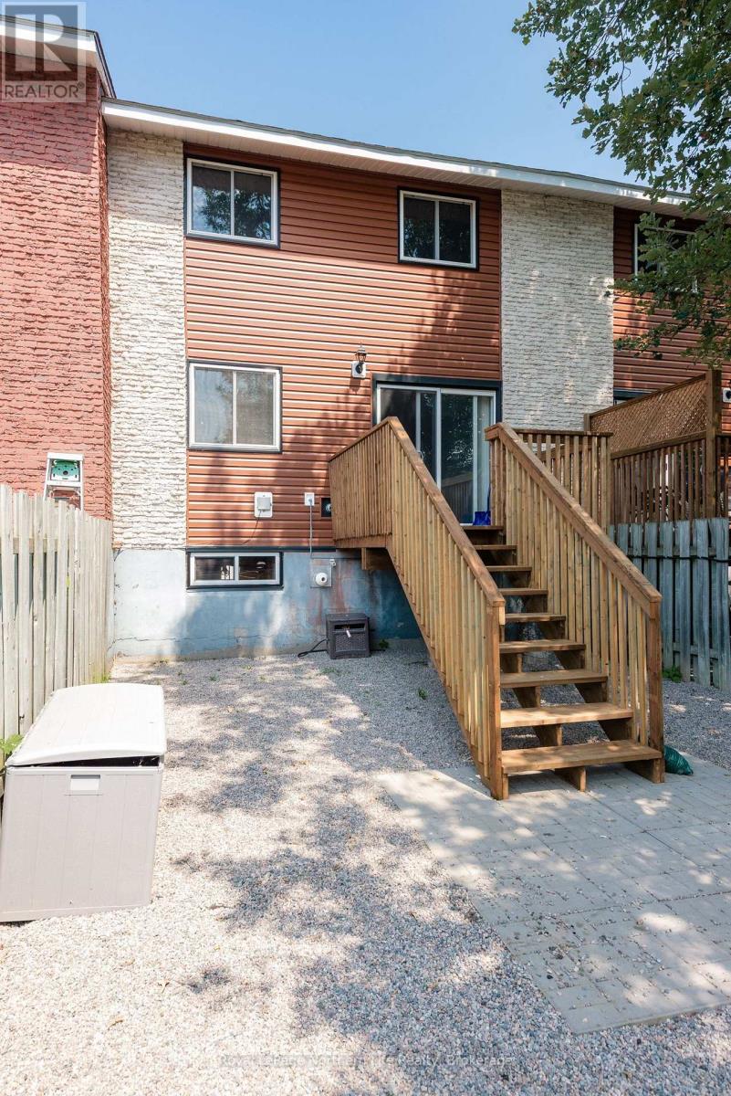 #8 850 LAKESHORE DRIVE - 48
