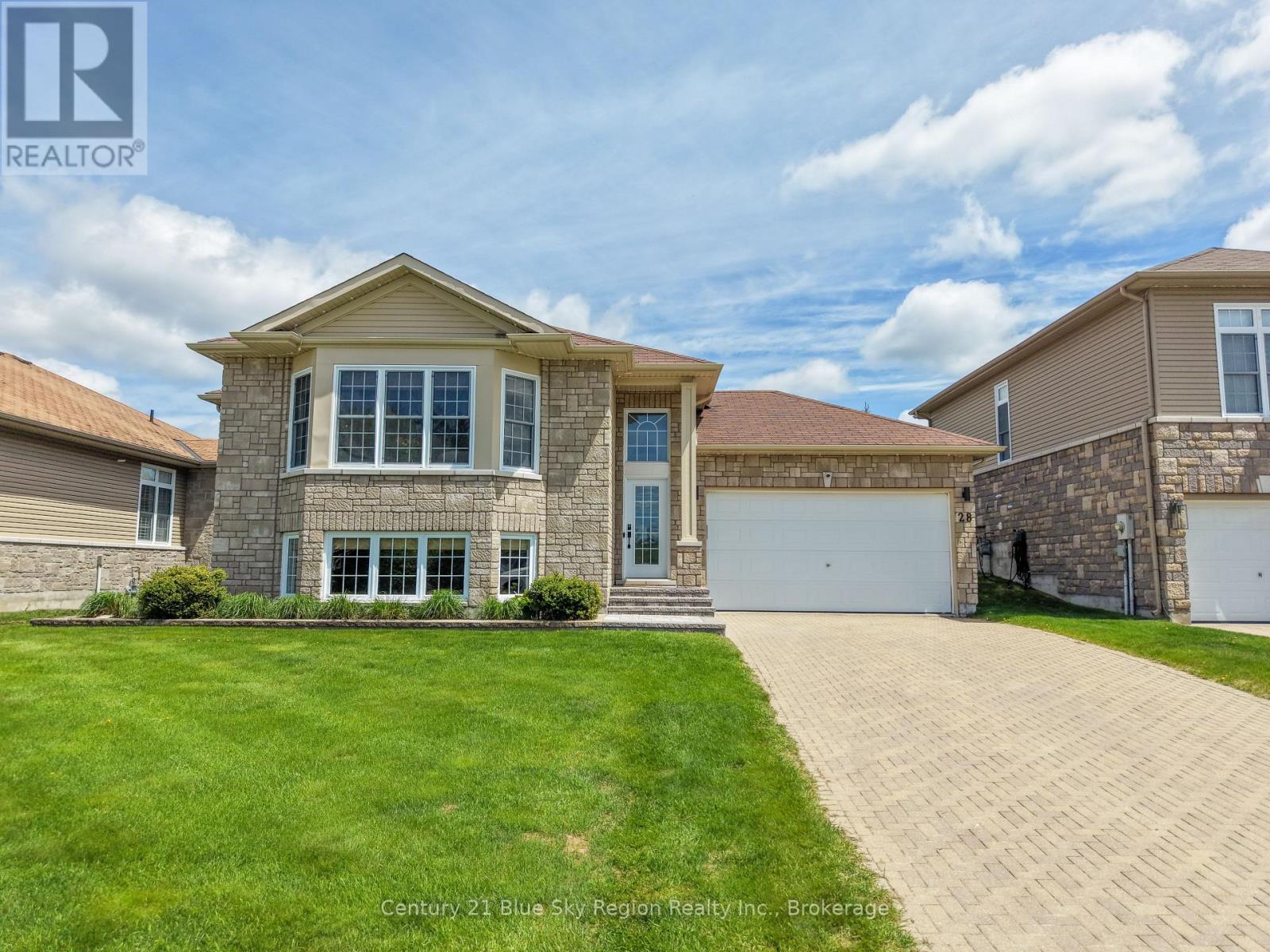 28 STONE MANOR DRIVE - 1
