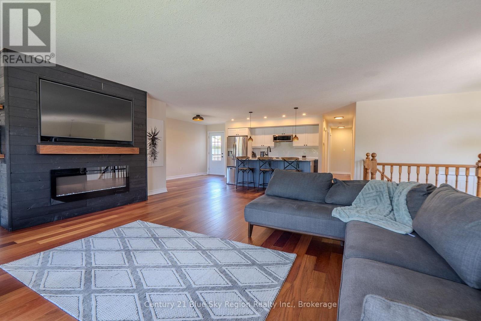 28 STONE MANOR DRIVE - 11