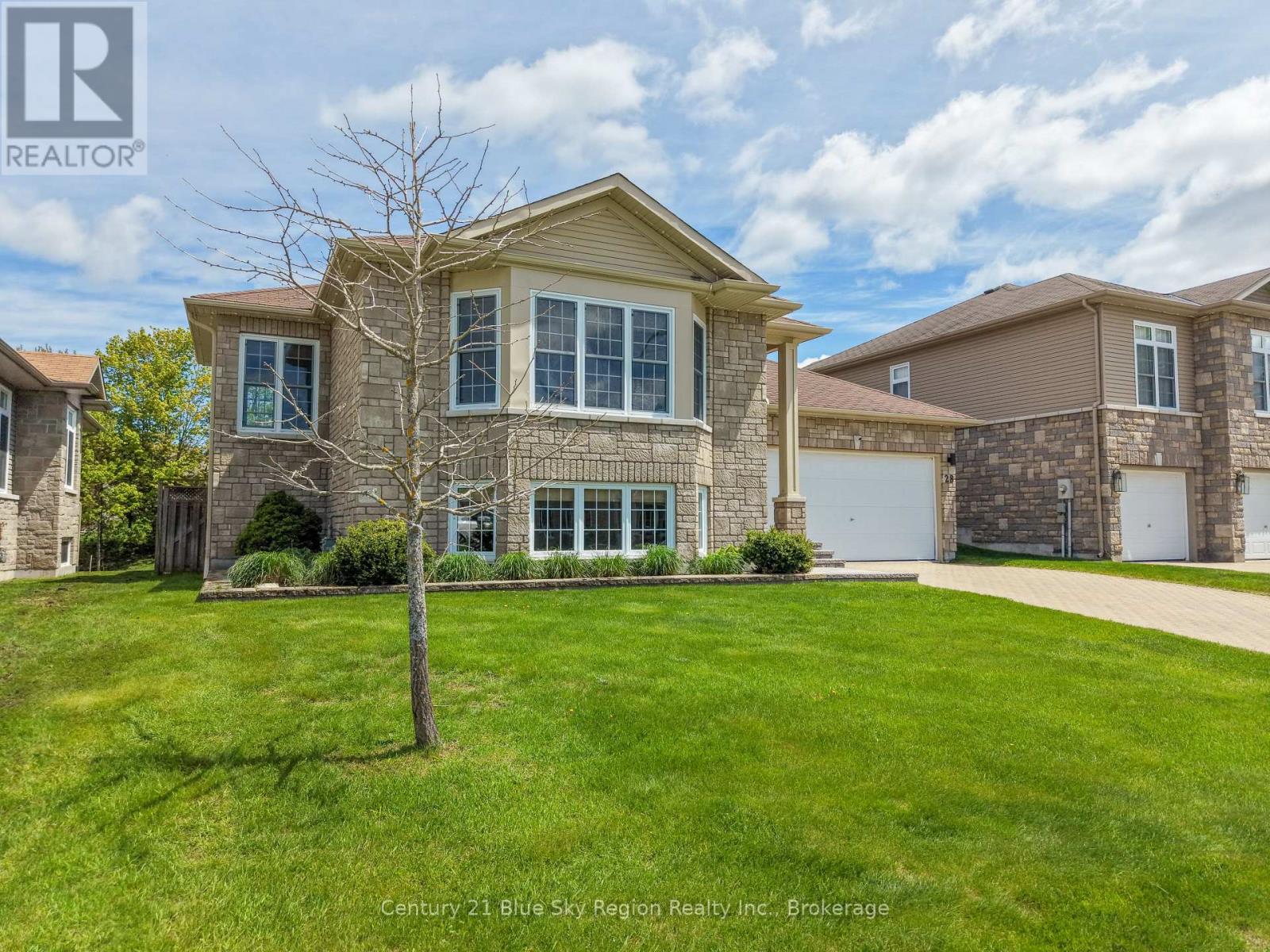 28 STONE MANOR DRIVE - 2