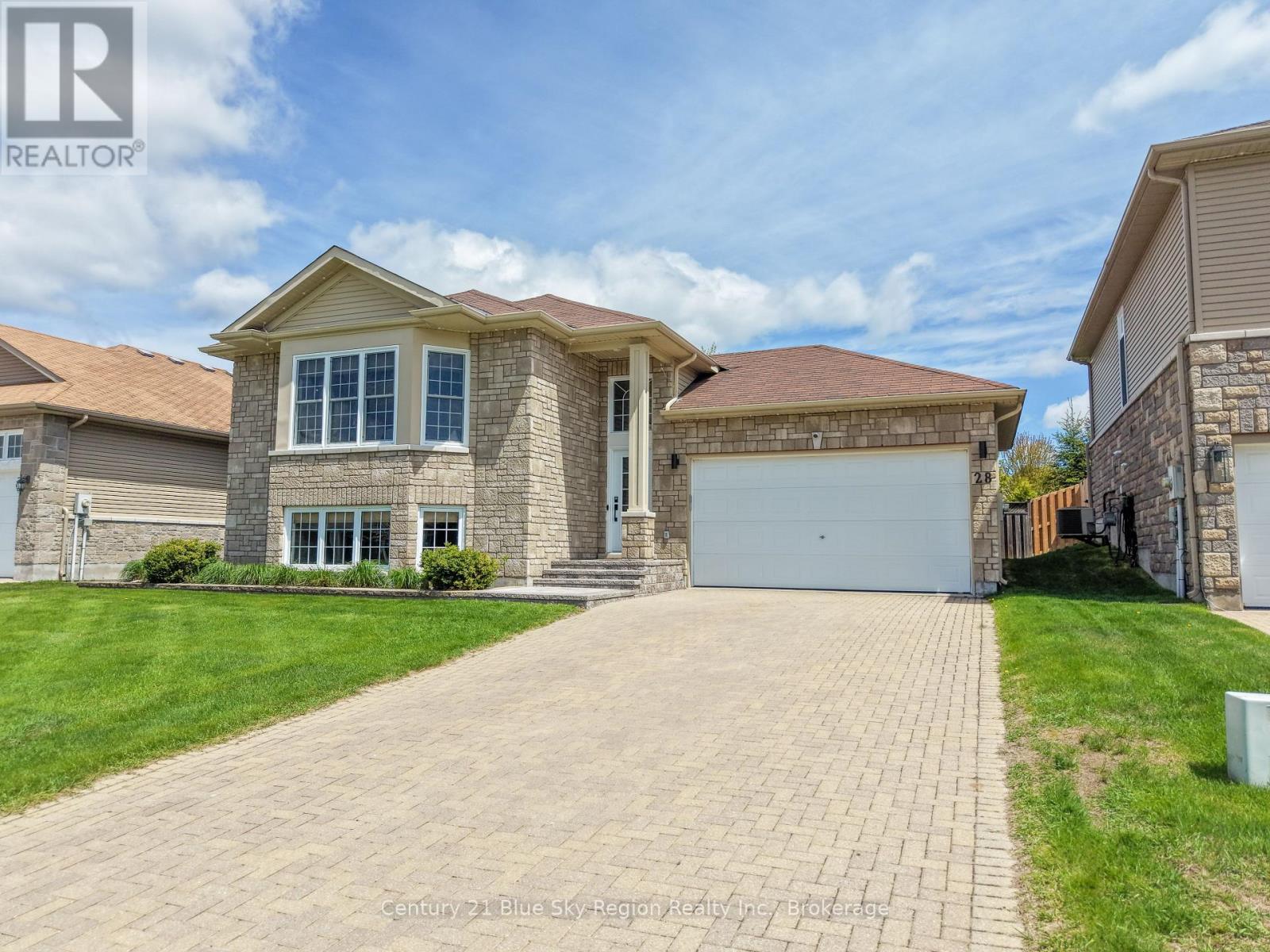 28 STONE MANOR DRIVE - 3