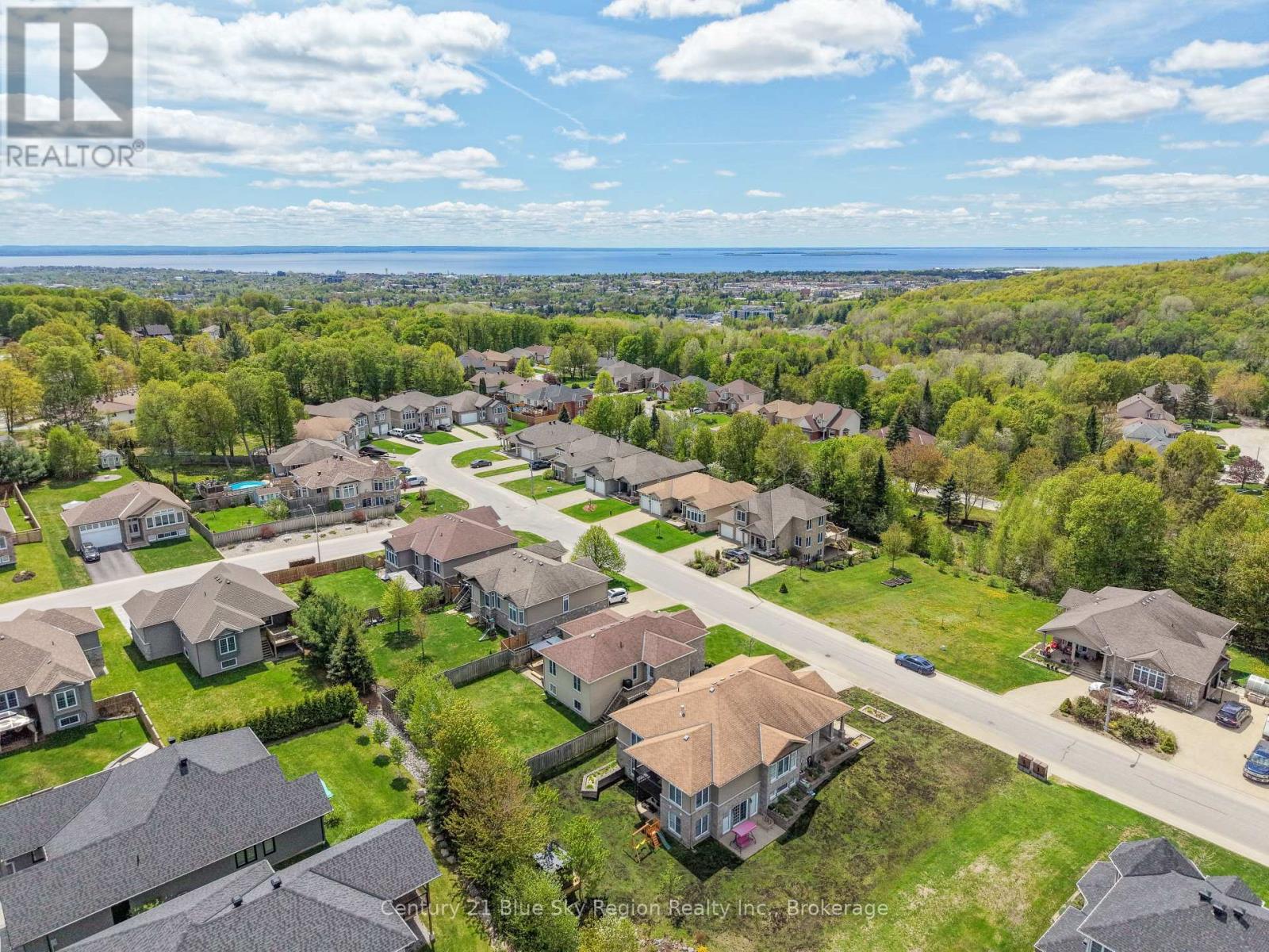 28 STONE MANOR DRIVE - 33