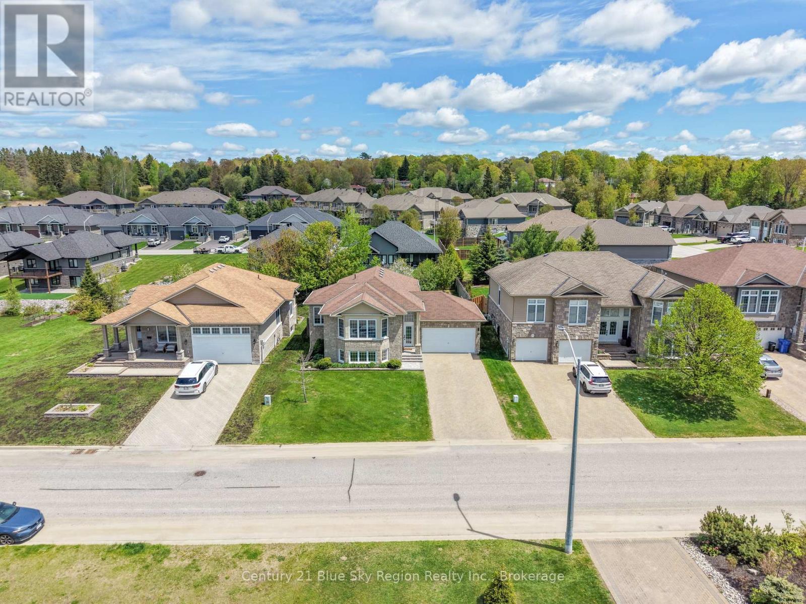 28 STONE MANOR DRIVE - 35