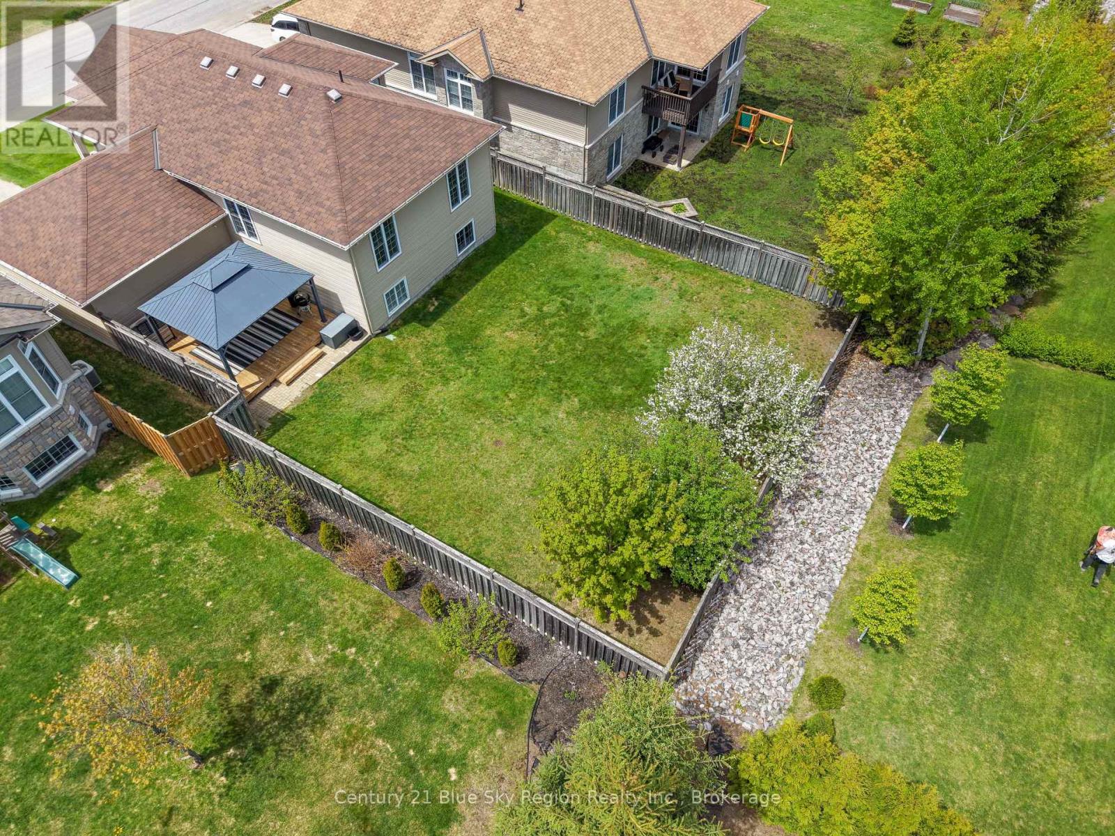28 STONE MANOR DRIVE - 36