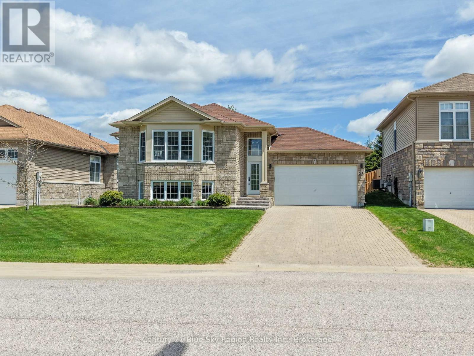 28 STONE MANOR DRIVE - 4
