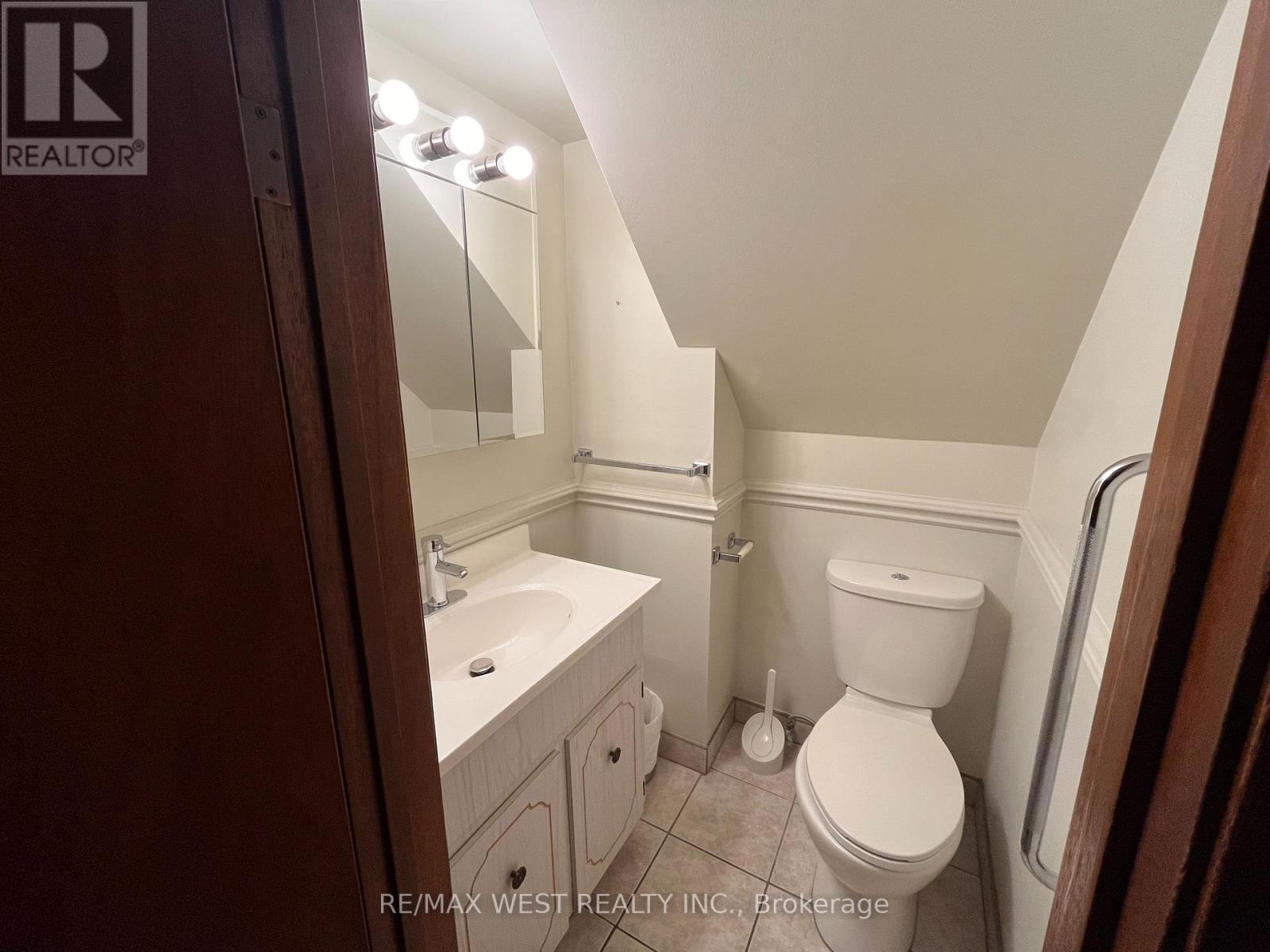 568 DUFFERIN STREET - Image 15