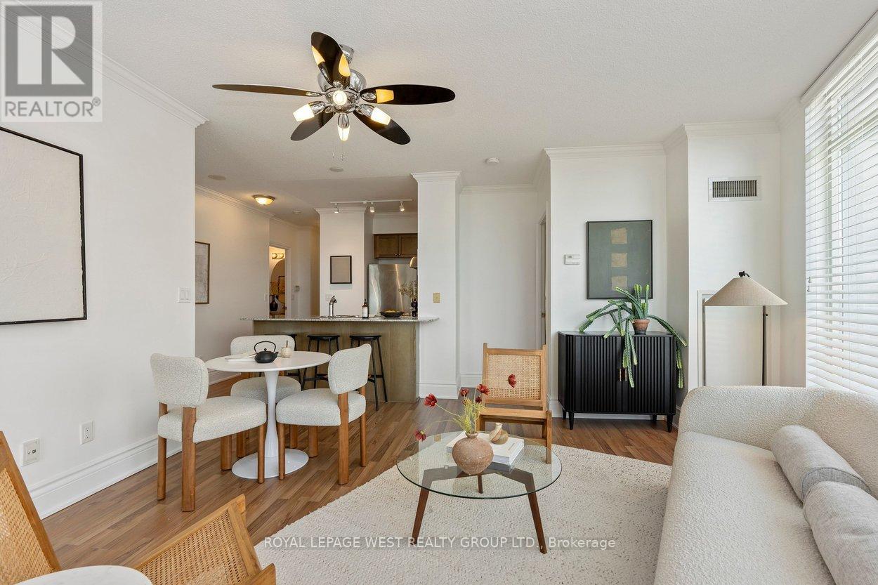 #802 8 SCOLLARD STREET - 16