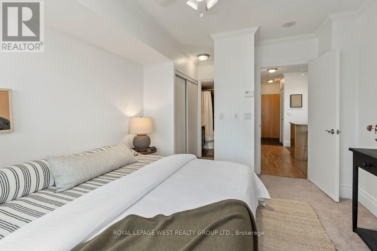 #802 8 SCOLLARD STREET - 28