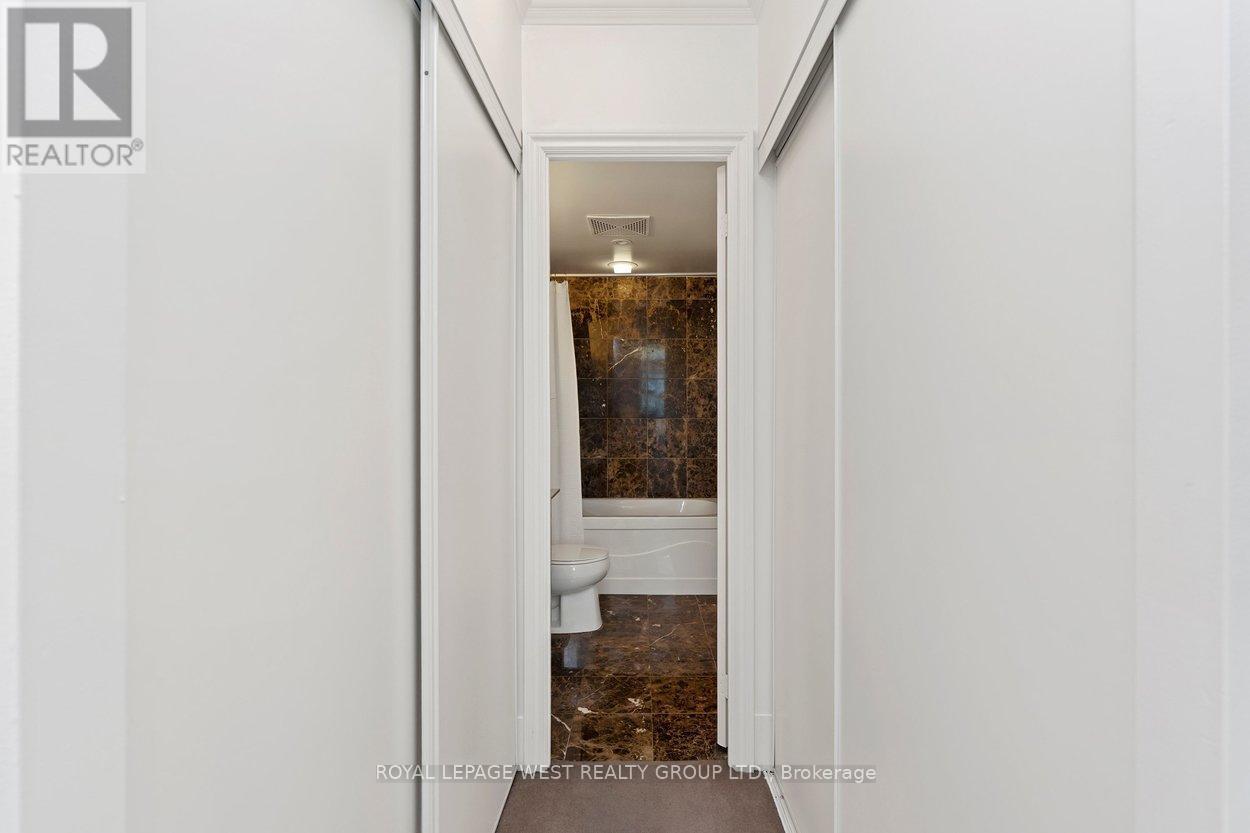 #802 8 SCOLLARD STREET - 29