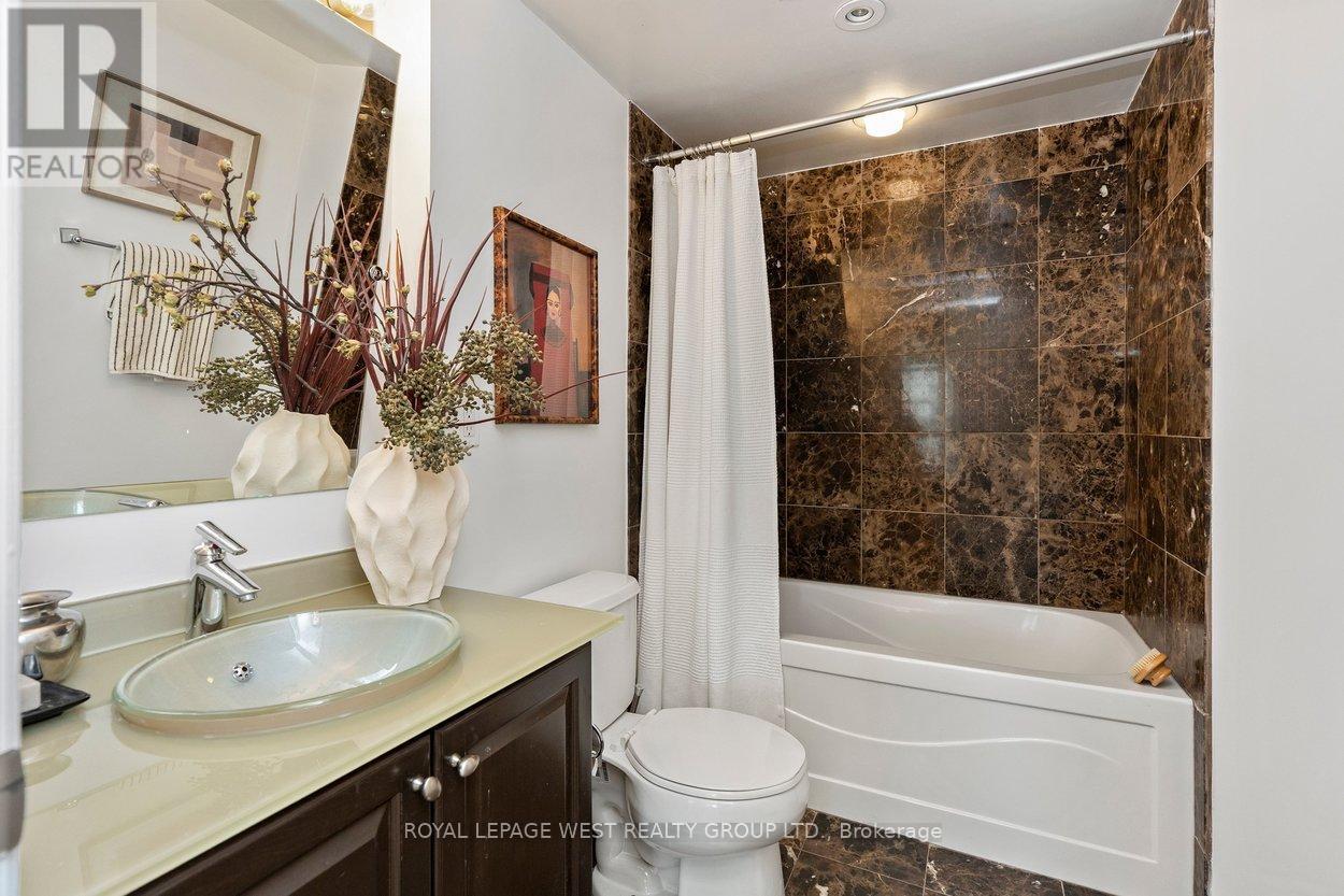 #802 8 SCOLLARD STREET - 30