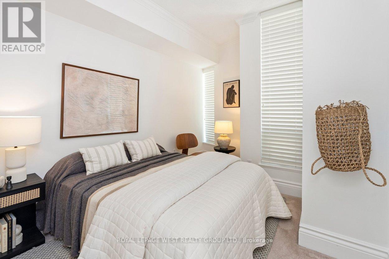 #802 8 SCOLLARD STREET - 31