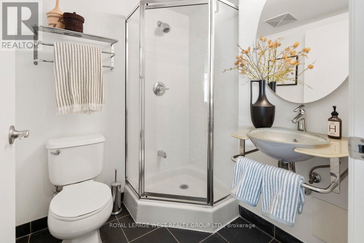 #802 8 SCOLLARD STREET - 34