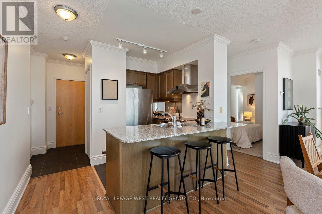 #802 8 SCOLLARD STREET - 6