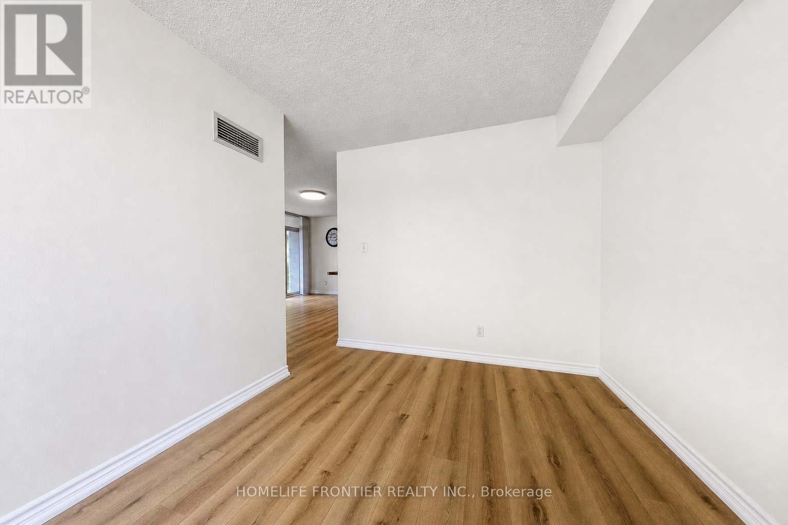 #310 18 SPRING GARDEN AVENUE - 15
