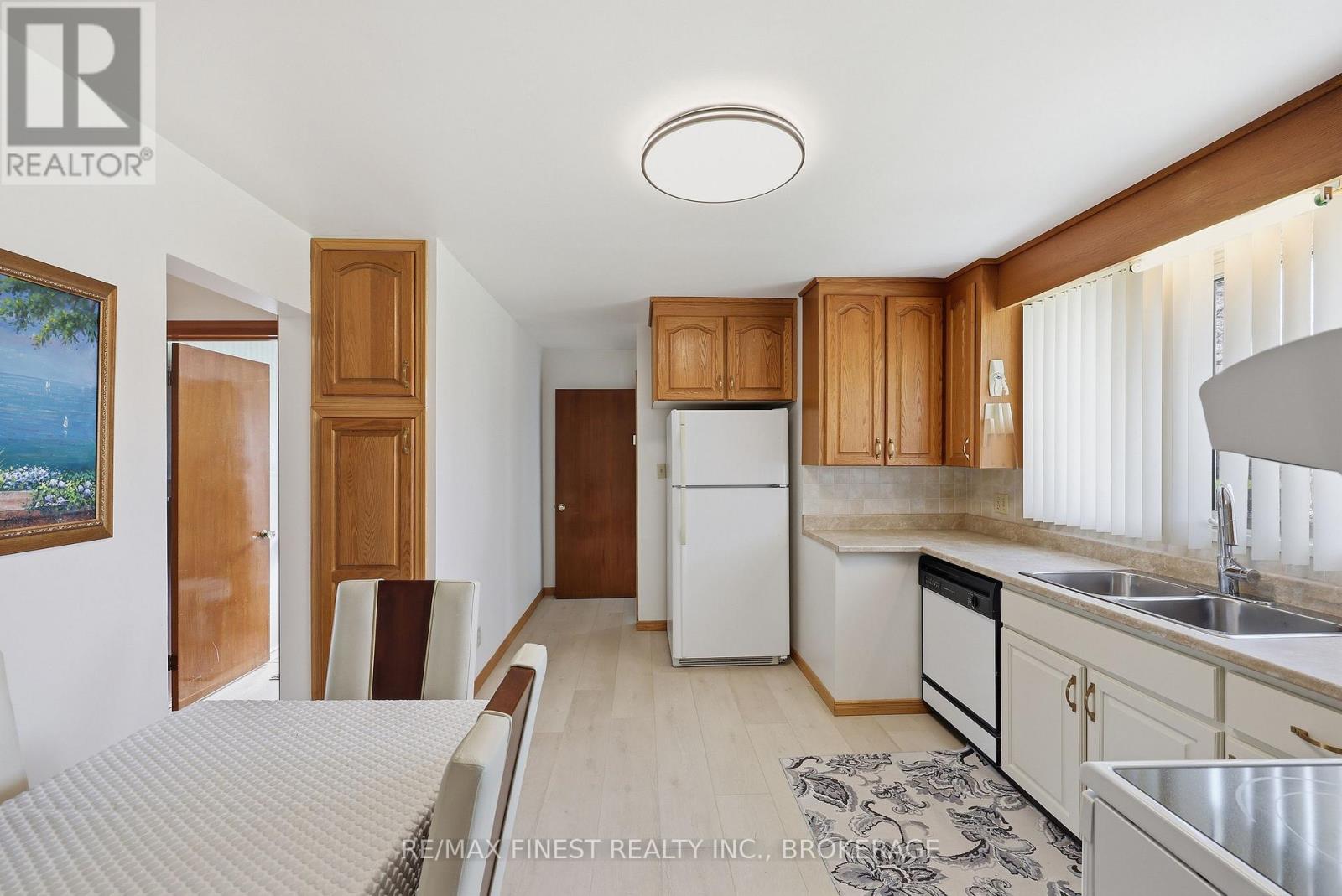 41 CAMPBELL CRESCENT - 11
