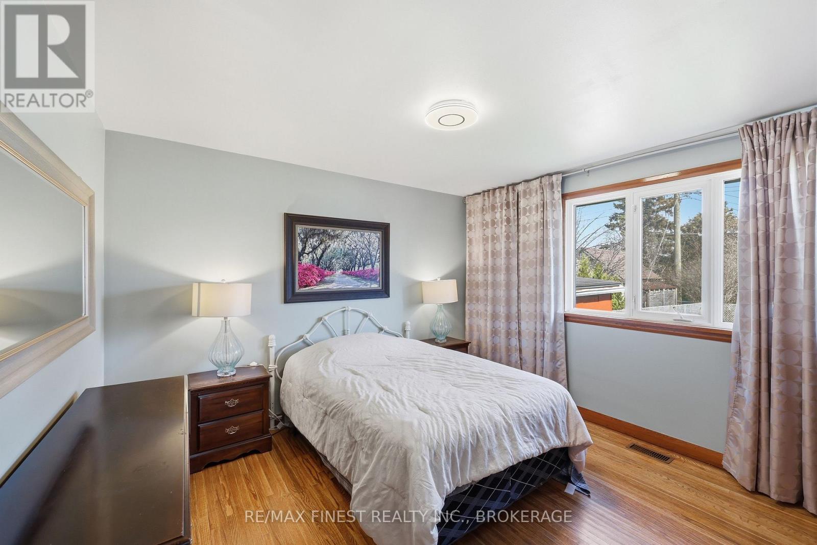 41 CAMPBELL CRESCENT - 22