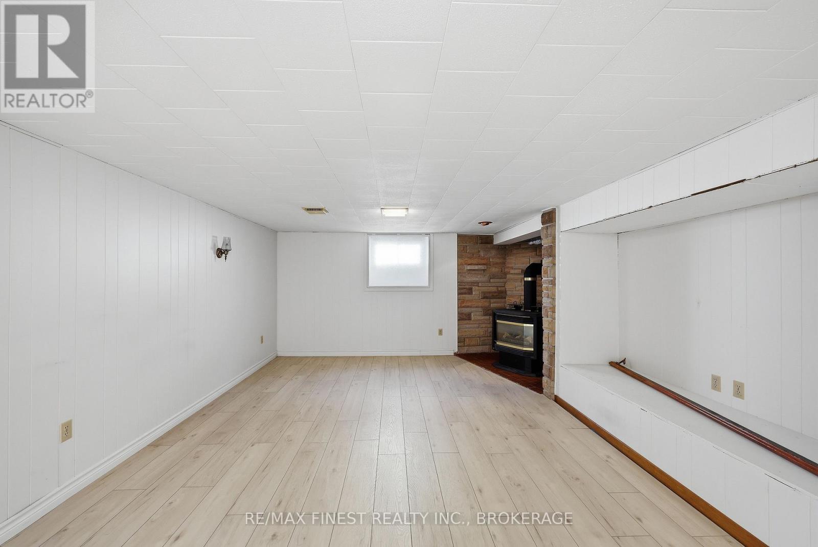 41 CAMPBELL CRESCENT - 25