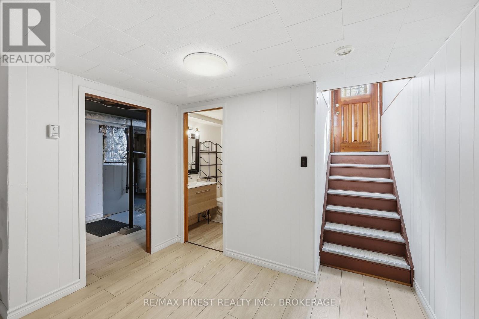 41 CAMPBELL CRESCENT - 27