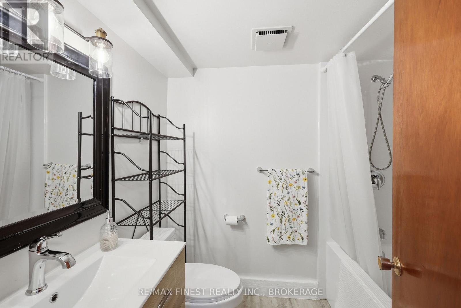 41 CAMPBELL CRESCENT - 28