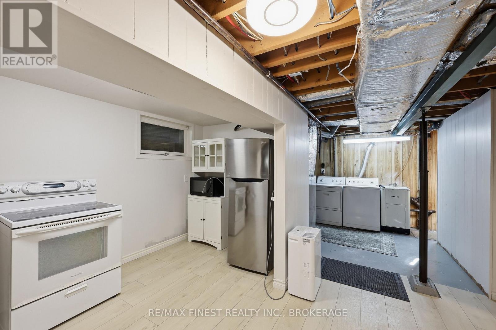 41 CAMPBELL CRESCENT - 30
