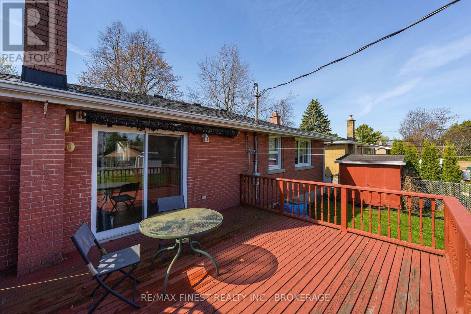 41 CAMPBELL CRESCENT - 36