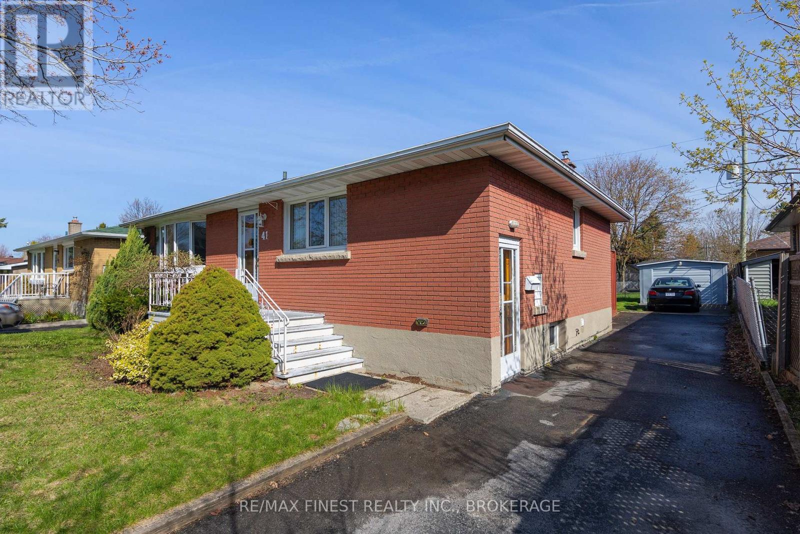 41 CAMPBELL CRESCENT - 40