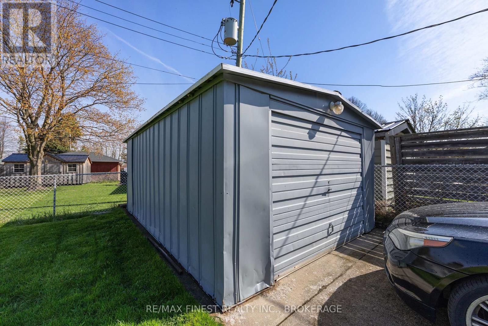 41 CAMPBELL CRESCENT - 42