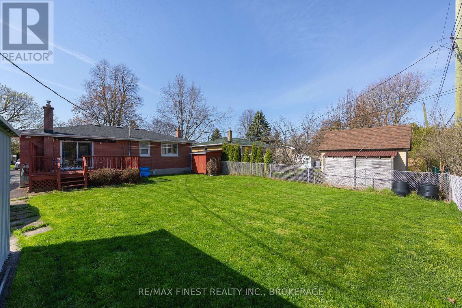 41 CAMPBELL CRESCENT - 44